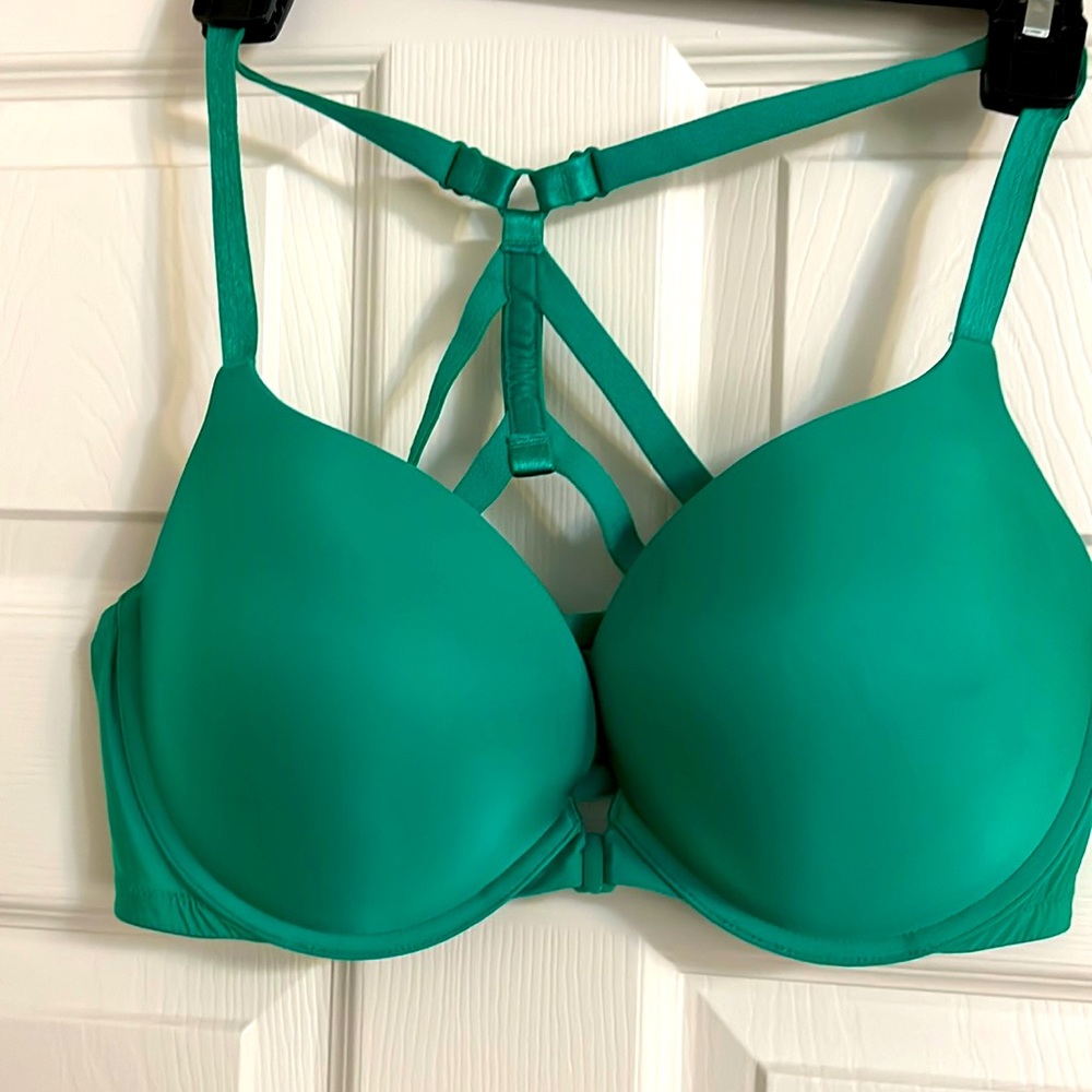 Victoria’s Secret front closure push up bra